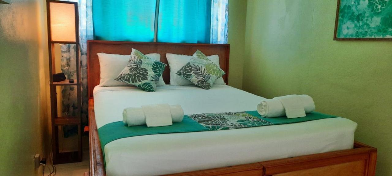 Hotel Eastwood Escape à Nassau Extérieur photo
